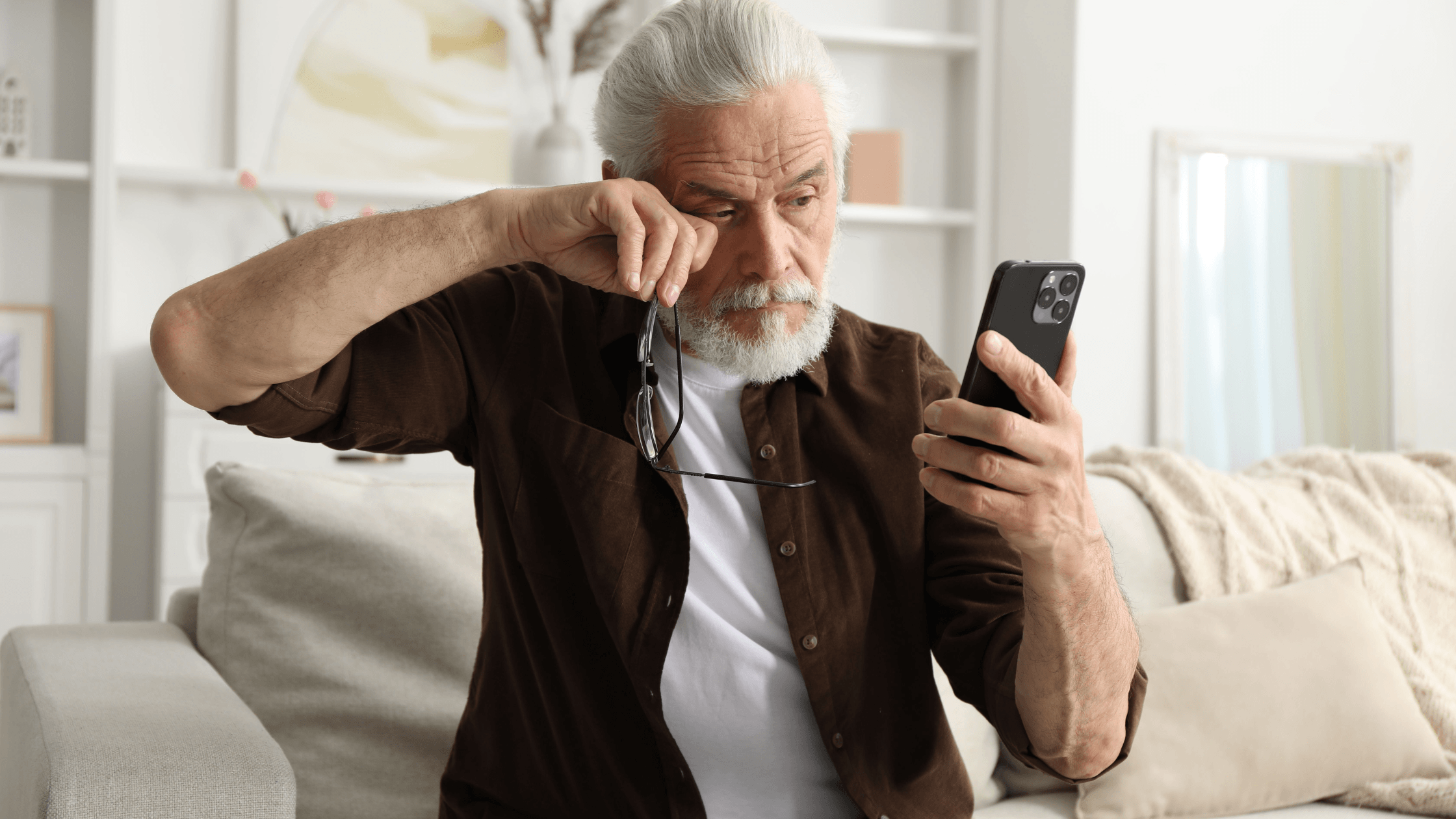 Eye problems you should never ignore and advice on when to see an eye doctor.